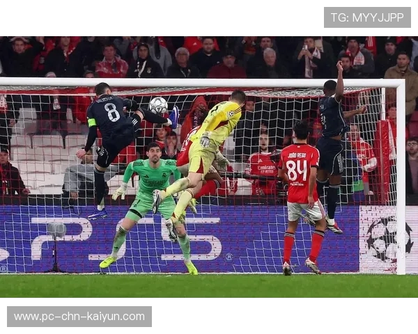 曼联任意球精准传中头球得分：战术洞察与训练落地