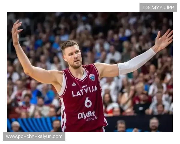 波尔津吉斯高位拔起命中，金州空间直接拉开